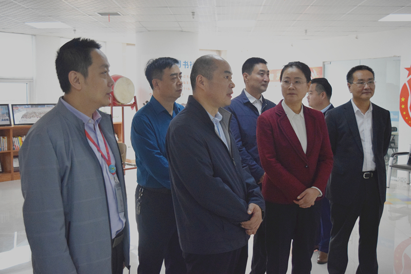 熱烈歡迎河南省委統(tǒng)戰(zhàn)部副部長梁險峰一行蒞臨安陽青峰網(wǎng)絡(luò)調(diào)研社會階層工作！